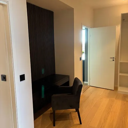 아파트 Exclusive Near Airport- Free Parking *