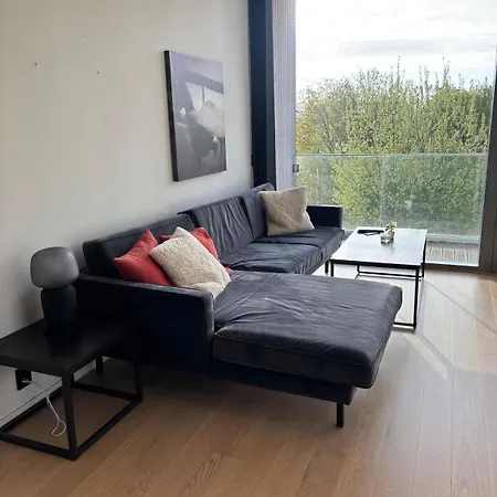 Exclusive Near Airport- Free Parking